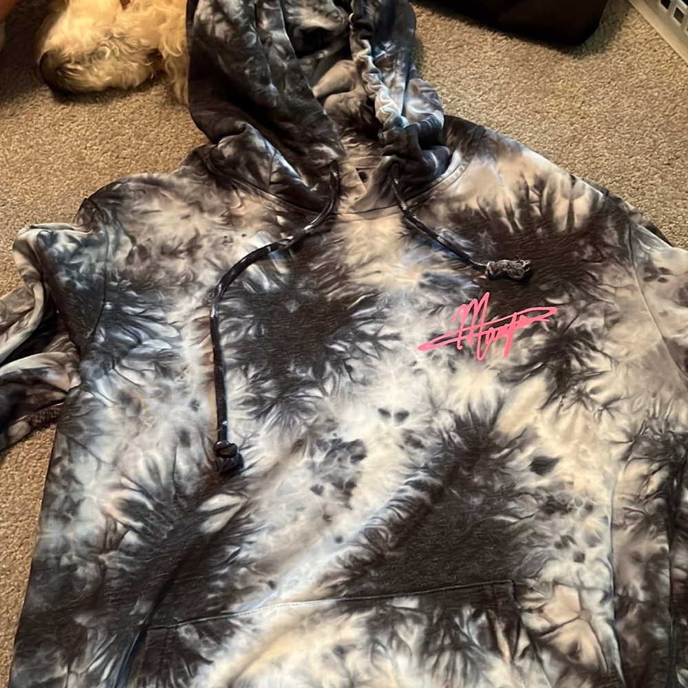 Tie-dyed black and grey combination